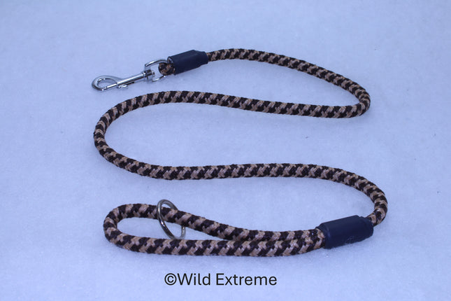 Rope dog leash with metal clips on a white background, branded 'Wild Extreme'.